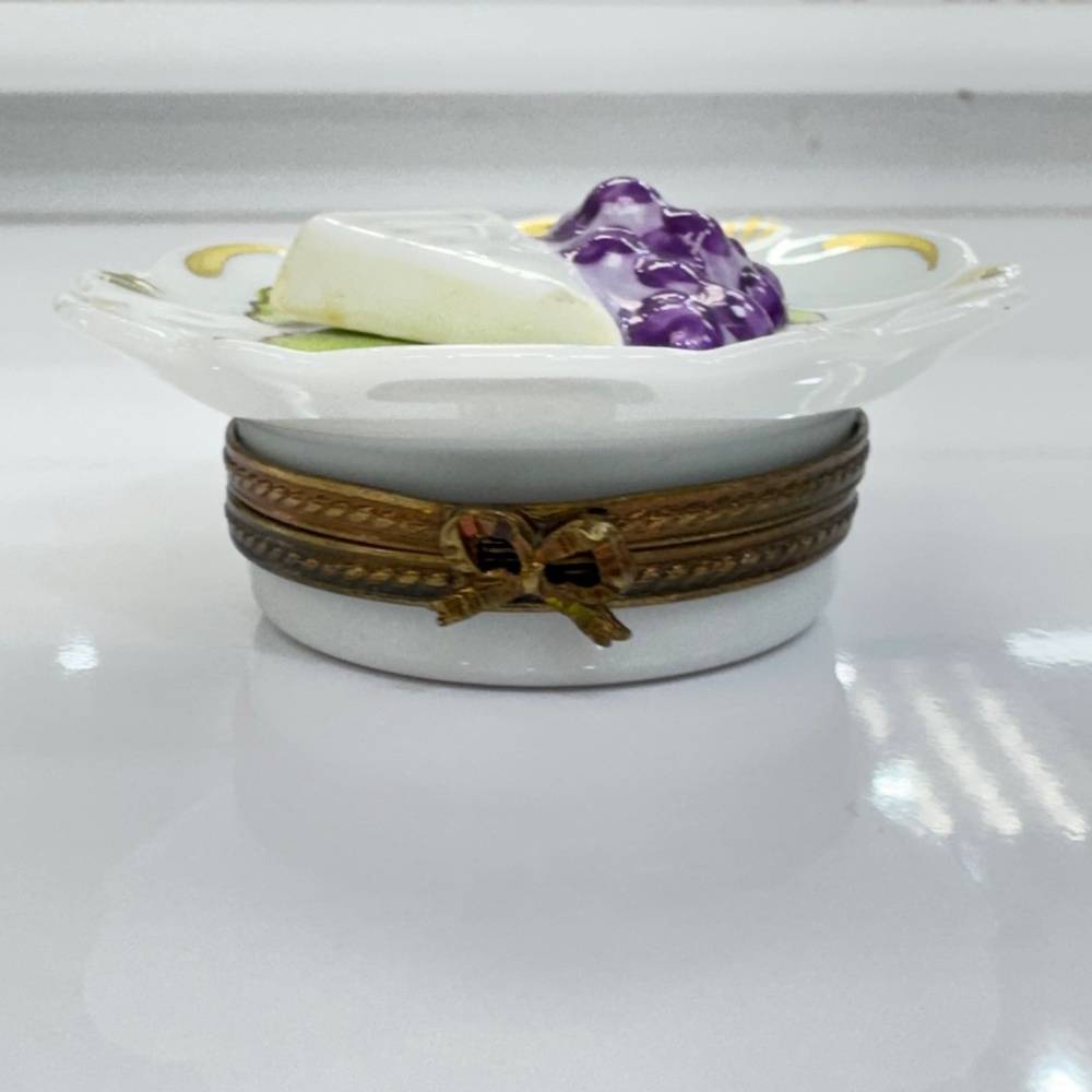 Vintage Limoges France Hand Painted Grape Trinket Box